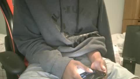 Snapshot of juiceon4 chatting on 10-21-25, 12:33 juiceon4 online show from 10-21-25, 12:33