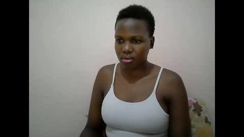 juicy_bella2 online show from 09-10-25, 10:21