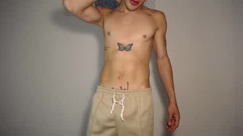 Snapshot of juicy_boy22 chatting on 12-07-24, 12:52 Miguel online show from 12-07-24, 12:52
