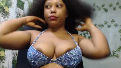 Snapshot of juicy_gold22 chatting on 12-07-24, 09:17 Mariagold online show from 12-07-24, 09:17