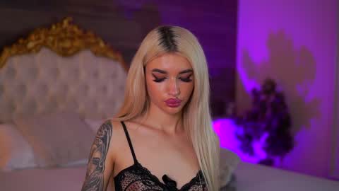 Snapshot of juicy_jessye chatting on 01-28-25, 02:21 Jessye online show from 01-28-25, 02:21