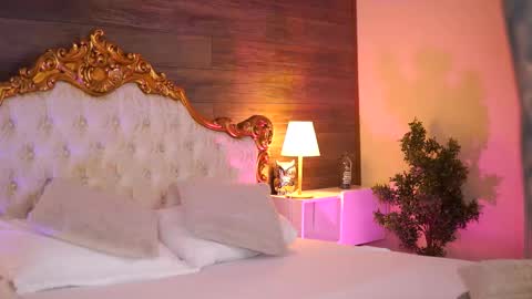 Snapshot of juicy_jessye chatting on 03-09-25, 08:10 Jessye online show from 03-09-25, 08:10