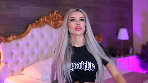 Snapshot of juicy_jessye chatting on 10-05-25, 08:51 Jessye online show from 10-05-25, 08:51