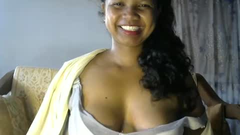 Snapshot of juicy_pretty chatting on 10-23-25, 04:12 stellah online show from 10-23-25, 04:12