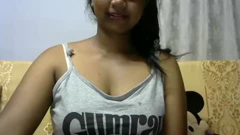 Snapshot of juicy_pretty chatting on 11-08-25, 01:39 stellah online show from 11-08-25, 01:39