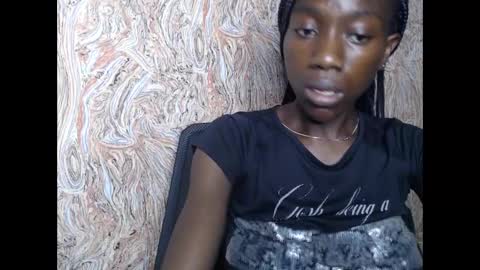 Snapshot of juicyberryx chatting on 01-24-25, 06:25 queen online show from 01-24-25, 06:25