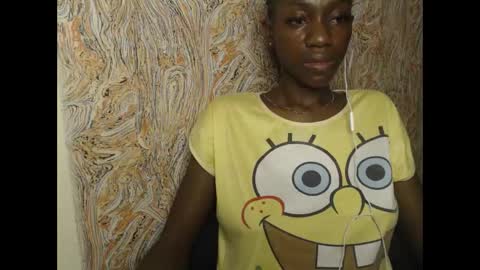 Snapshot of juicyberryx chatting on 02-15-25, 03:28 queen online show from 02-15-25, 03:28