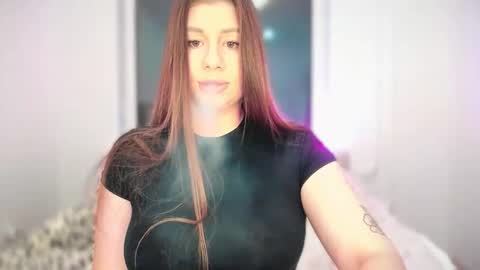 Snapshot of juicyhelenx chatting on 11-16-25, 03:06 Elena online show from 11-16-25, 03:06