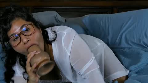 Juicy Teacher online show from 09-30-25, 03:11