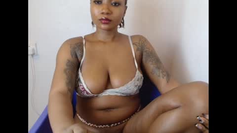 juicyxpink online show from 03-12-25, 07:13