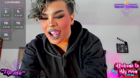 Jujubee online show from 12-22-24, 04:17