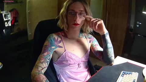 Julia online show from 03-04-25, 04:52