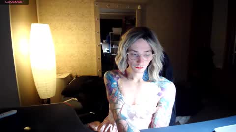 Julia online show from 11-21-25, 06:39