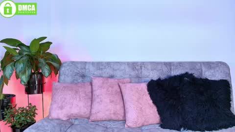 Jules and Gia online show from 05-11-26, 04:48