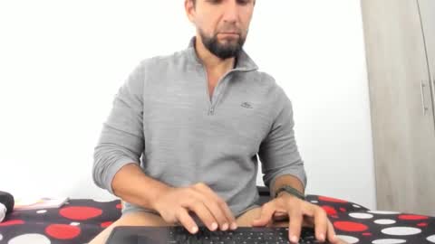 Snapshot of juleslake2 chatting on 12-21-25, 01:07 juleslake2 online show from 12-21-25, 01:07