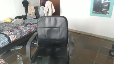 Julfigo online show from 04-28-26, 03:06