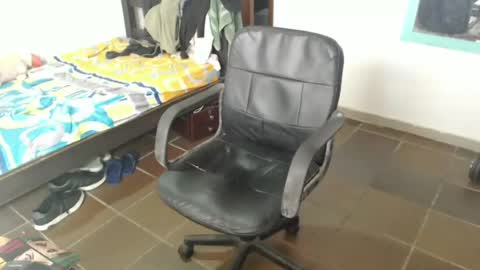 Julfigo online show from 06-20-26, 04:54