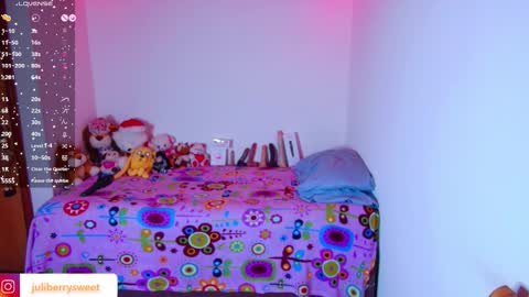 Snapshot of juli05star chatting on 02-27-26, 01:38 Juliana online show from 02-27-26, 01:38