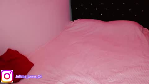 Snapshot of juli_69 chatting on 12-27-24, 08:18 Juliana Torres online show from 12-27-24, 08:18