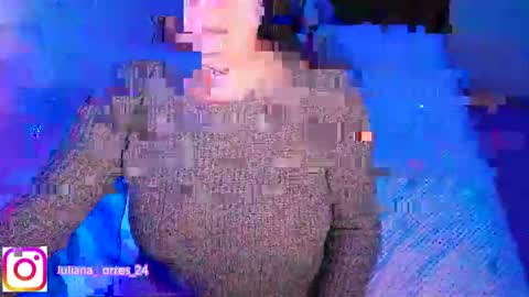 Snapshot of juli_69 chatting on 01-14-25, 02:40 Juliana Torres online show from 01-14-25, 02:40