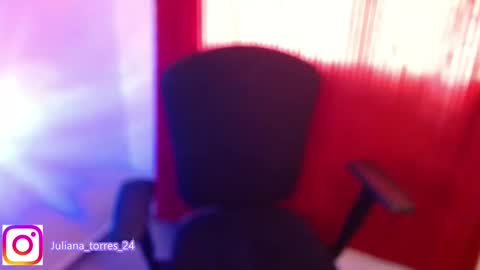 Snapshot of juli_69 chatting on 01-28-25, 08:26 Juliana Torres online show from 01-28-25, 08:26