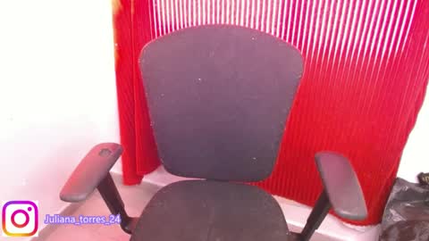Snapshot of juli_69 chatting on 01-29-25, 06:07 Juliana Torres online show from 01-29-25, 06:07