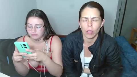 Snapshot of juli_69 chatting on 02-13-25, 12:02 Juliana Torres online show from 02-13-25, 12:02