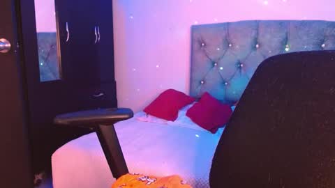 Snapshot of juli_69 chatting on 03-07-25, 07:49 Juliana Torres online show from 03-07-25, 07:49