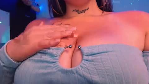 Snapshot of juli_69 chatting on 03-12-25, 10:17 Juliana Torres online show from 03-12-25, 10:17