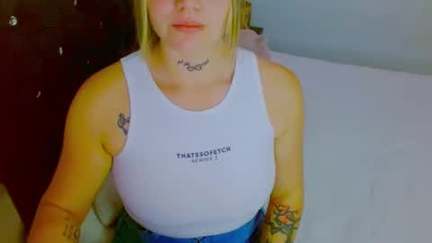 Snapshot of juli_69 chatting on 11-02-25, 09:39 Juliana Torres online show from 11-02-25, 09:39