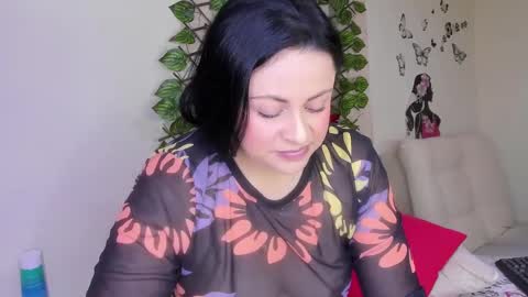 Juli online show from 10-11-25, 04:49