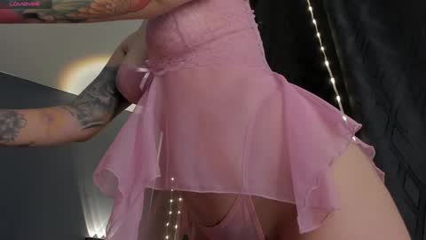 Juli Modelo Independiente online show from 01-06-25, 02:58