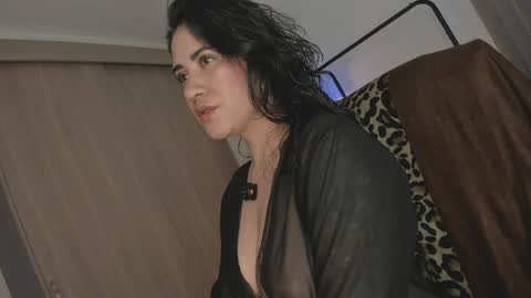 Juli Modelo Independiente online show from 05-09-26, 10:04