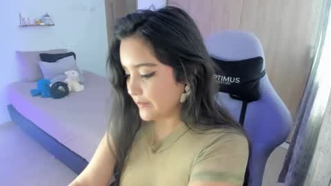 juli_santos_22 online show from 01-07-25, 04:48