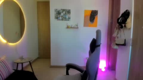 juli_santos_22 online show from 07-06-26, 12:57