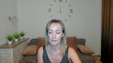 julia__cherry_ online show from 12-07-24, 09:00