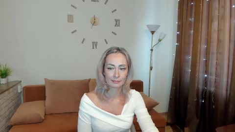julia__cherry_ online show from 12-28-24, 10:25