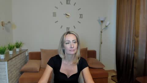julia__cherry_ online show from 01-24-25, 12:10
