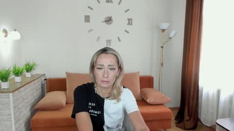 julia__cherry_ online show from 01-25-25, 09:15