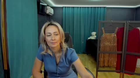 Snapshot of julia__cherry_ chatting on 10-12-25, 12:26 julia__cherry_ online show from 10-12-25, 12:26