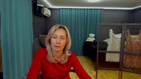 Snapshot of julia__cherry_ chatting on 10-25-25, 01:29 julia__cherry_ online show from 10-25-25, 01:29
