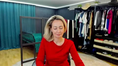 julia__cherry_ online show from 05-12-26, 12:24