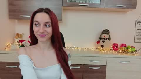 JuliaJae online show from 12-14-25, 06:41