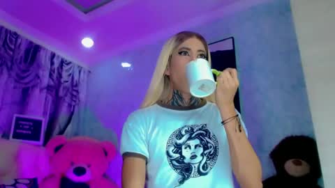 julia_bulette1 online show from 06-16-26, 12:02