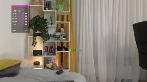 Cute online show from 12-09-24, 06:46
