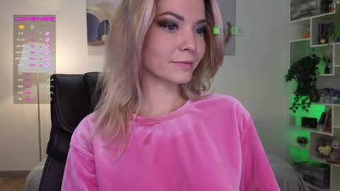 Cute online show from 01-15-25, 07:44
