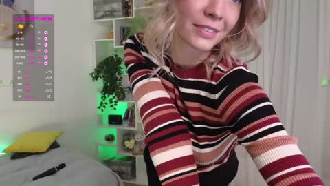 Cute online show from 01-16-25, 05:23