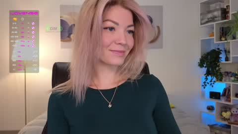 Cute online show from 01-24-25, 01:47
