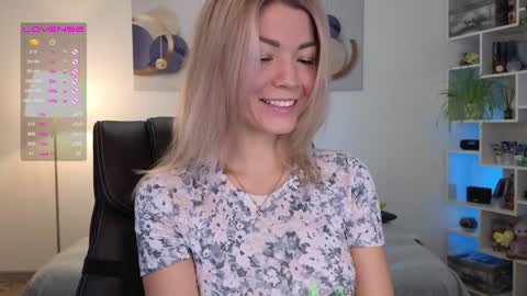 Cute online show from 01-28-25, 01:38