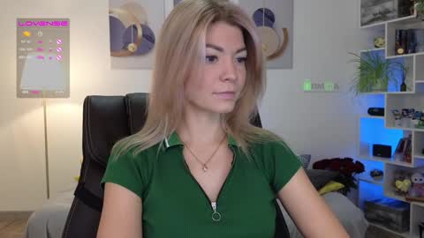 Cute online show from 02-06-25, 03:09